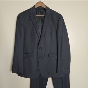 Kenneth Cole Reaction 2 Piece Slim Fit Suit 40R